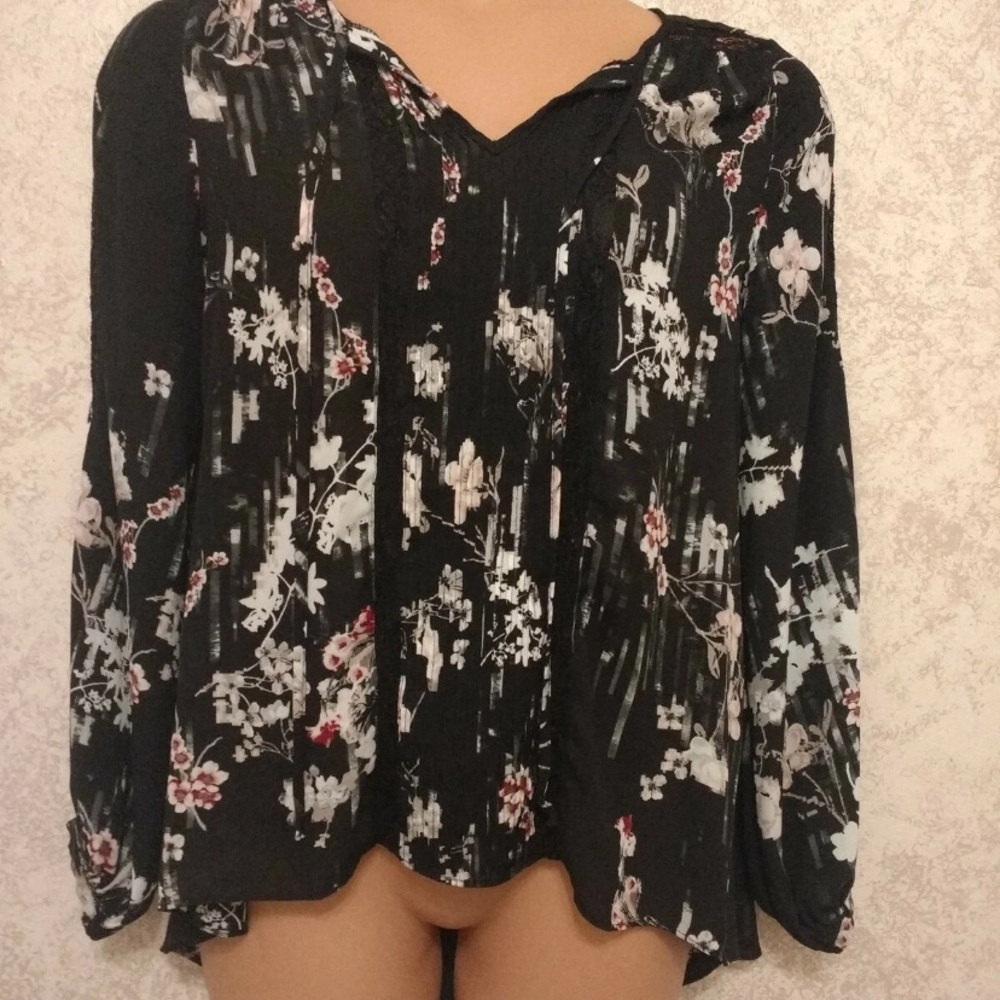 White House Black Market Floral Print Blouse